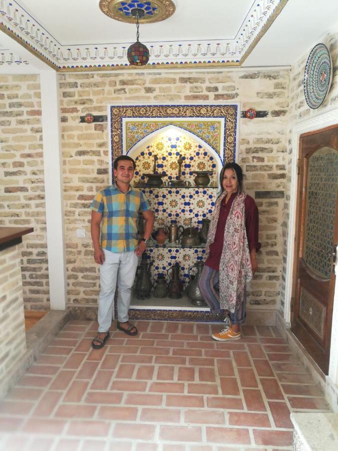 בוקורו Old Gate Family Guest House מראה חיצוני תמונה