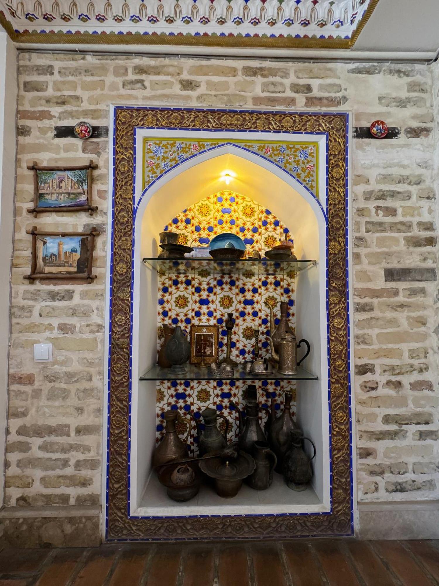 בוקורו Old Gate Family Guest House מראה חיצוני תמונה