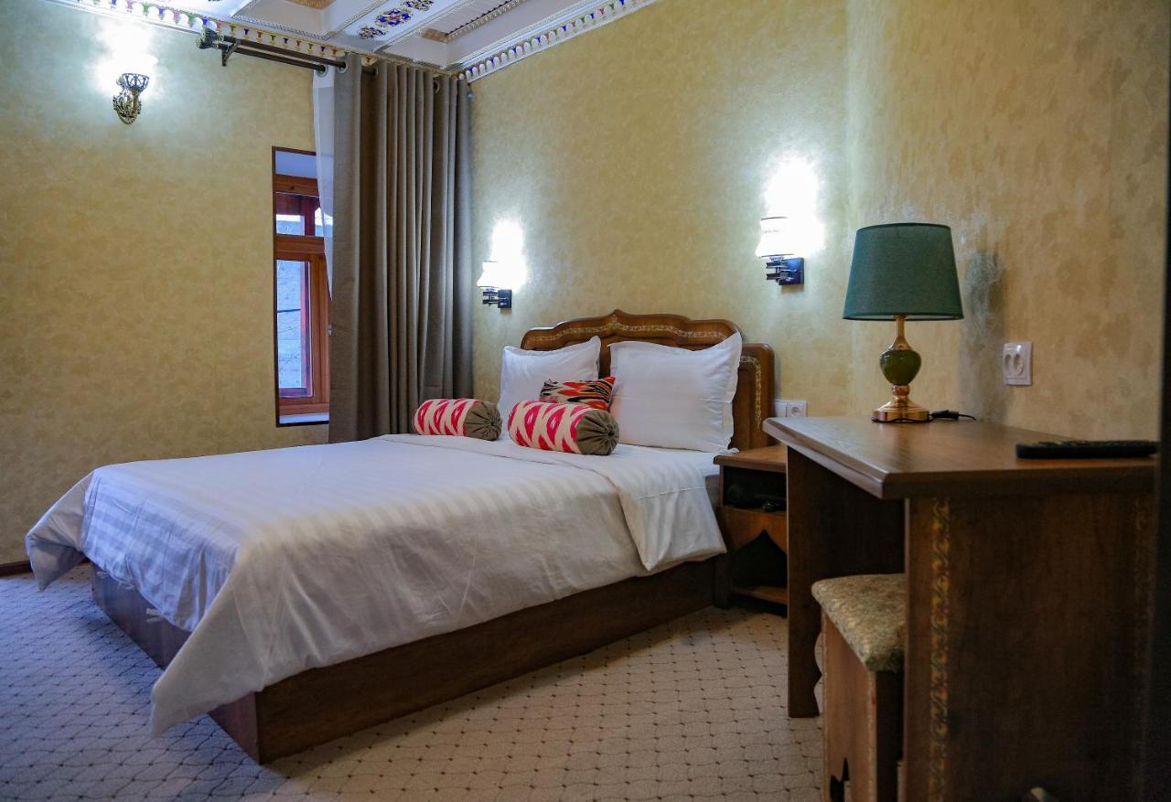 בוקורו Old Gate Family Guest House מראה חיצוני תמונה