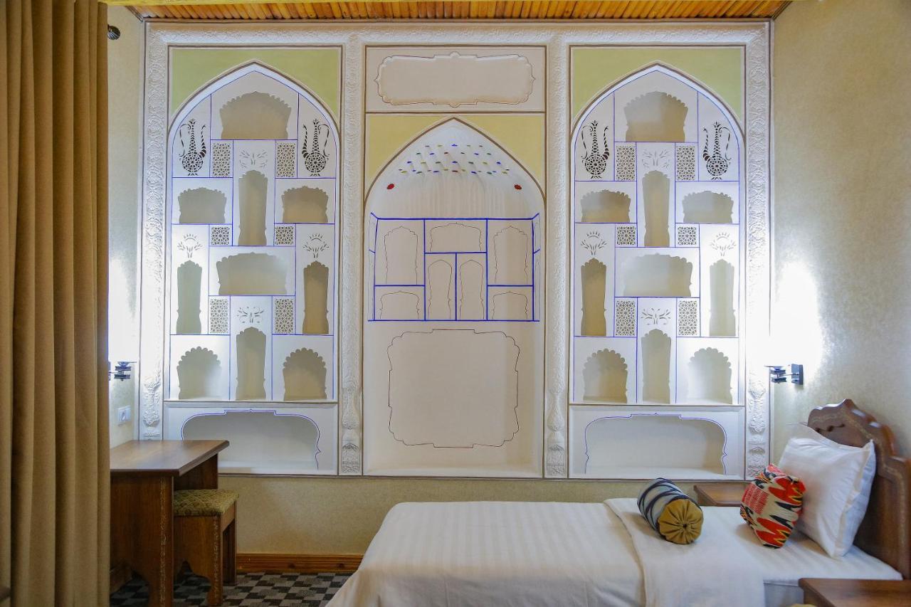 בוקורו Old Gate Family Guest House מראה חיצוני תמונה